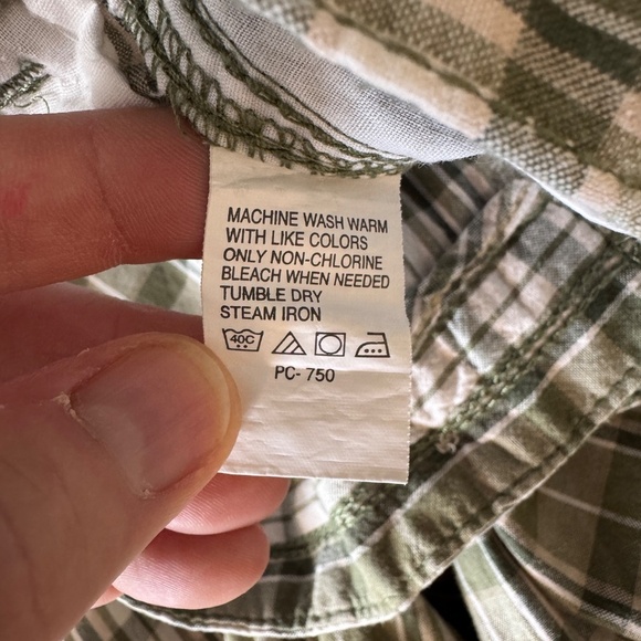 Izod Vintage Y2K Vibe Men's 34 Plaid Golf Cargo Shorts Green Outdoor Cotton - Picture 9 of 16